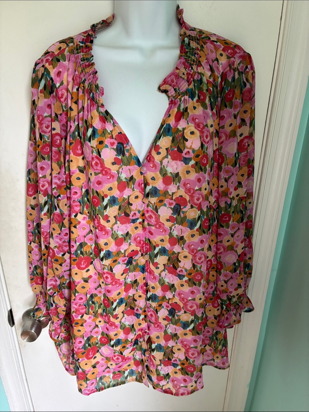 Entro floral V-Neck long sleeve button front Blouse